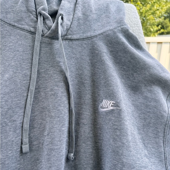 Nike sweatshirt - Picture 2 of 4